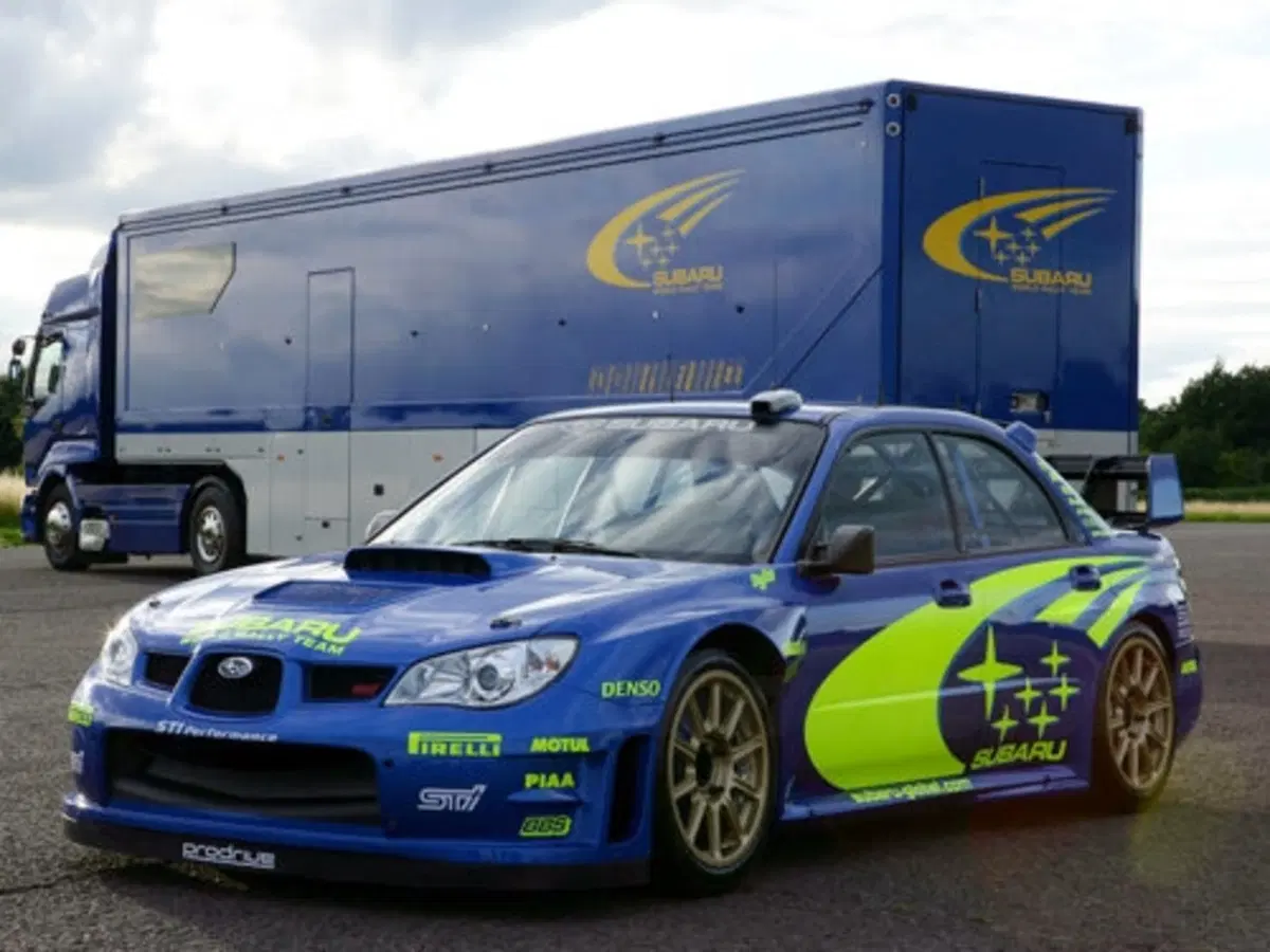 Valentino Rossi in Subaru (6)
