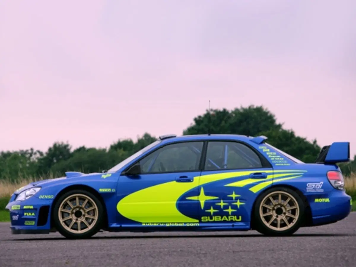 Valentino Rossi in Subaru (7)