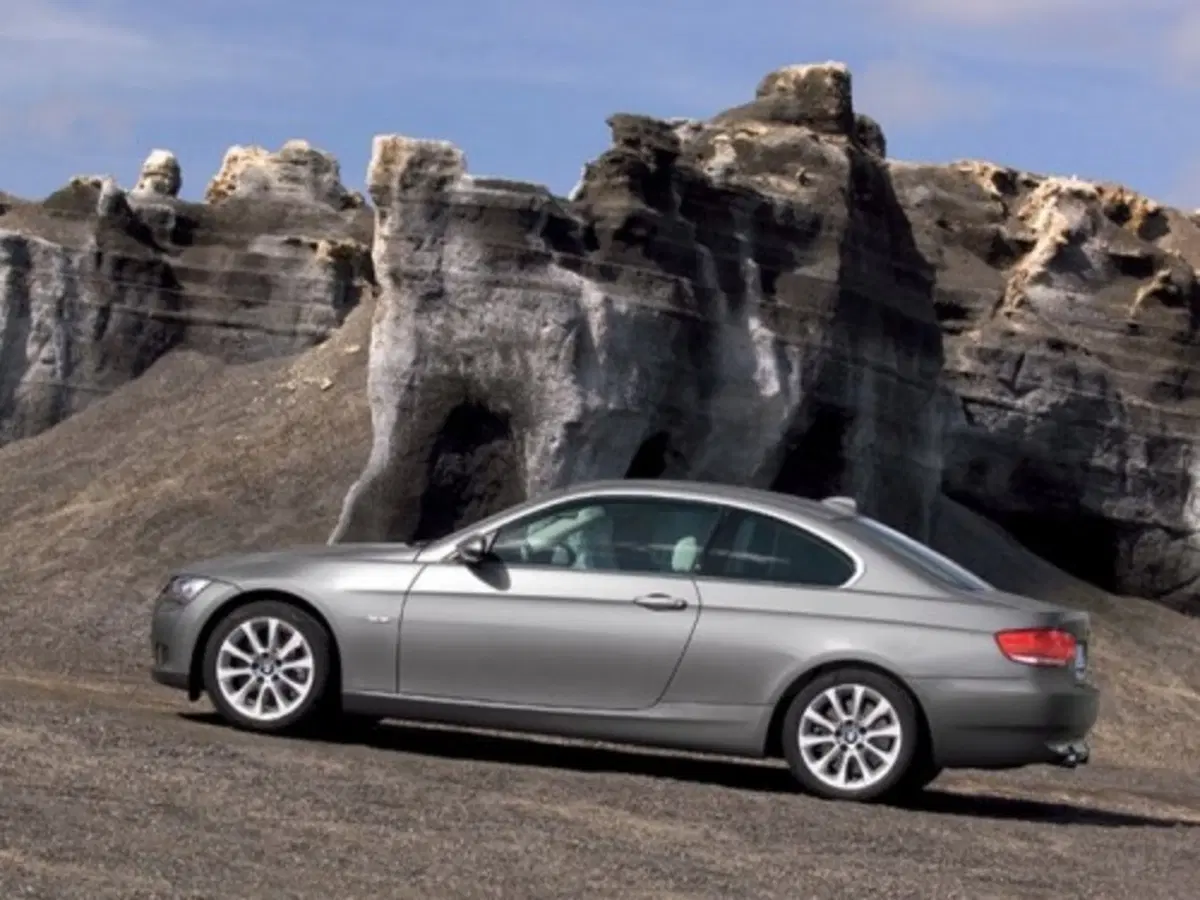 BMW nuova Serie 3 Coupè (9)