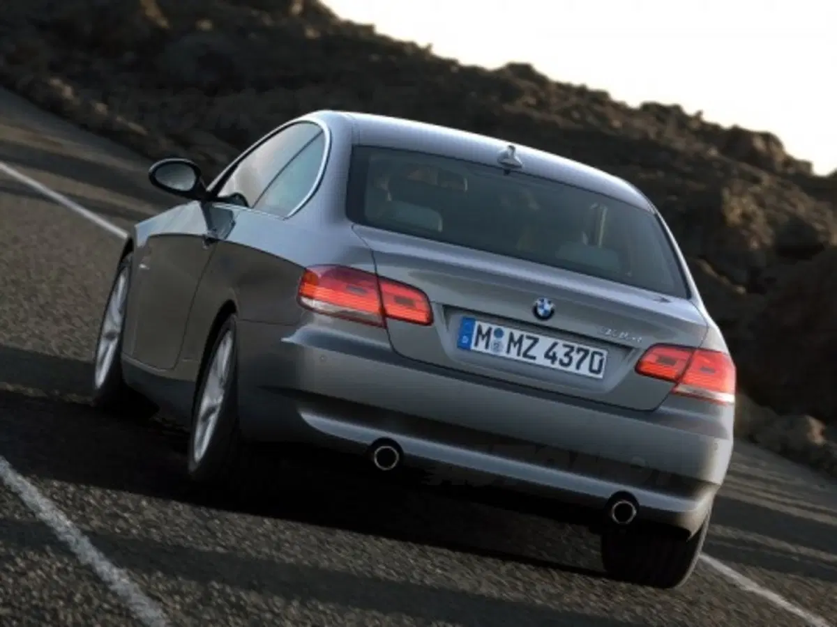 BMW nuova Serie 3 Coupè (17)