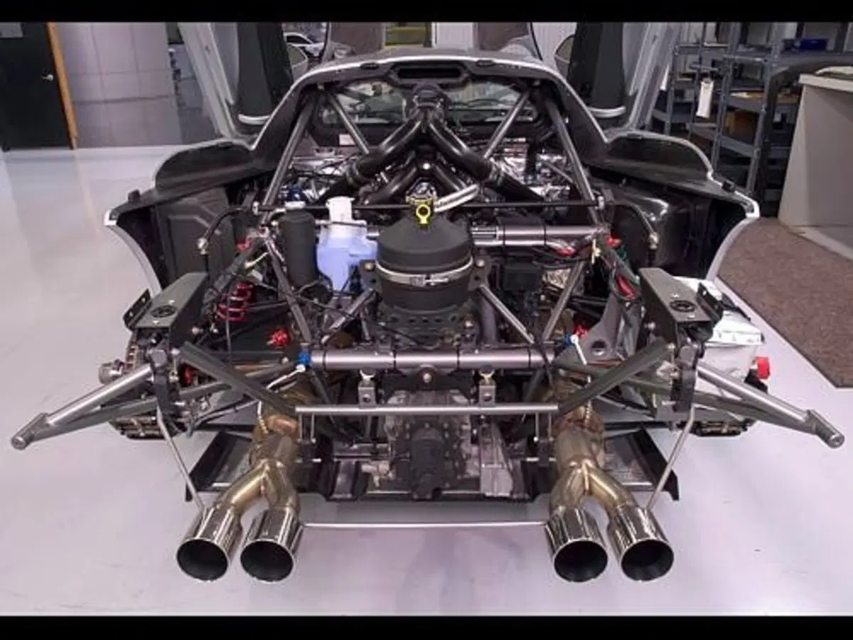 Saleen S7 Twin Turbo (7)