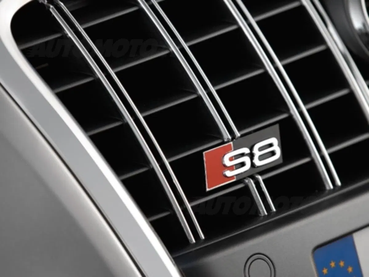 Audi S8