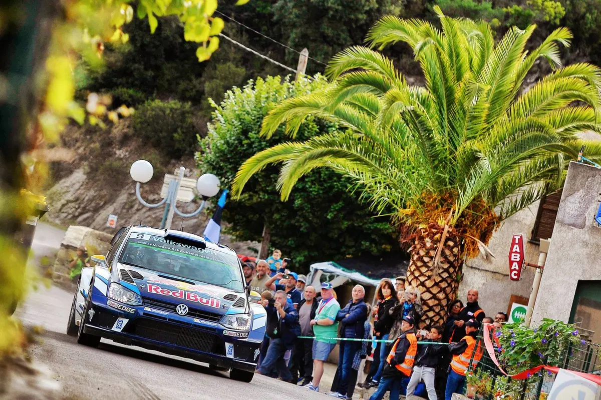 WRC16 Francia. Vince Ogier (VW Polo R)! (6)
