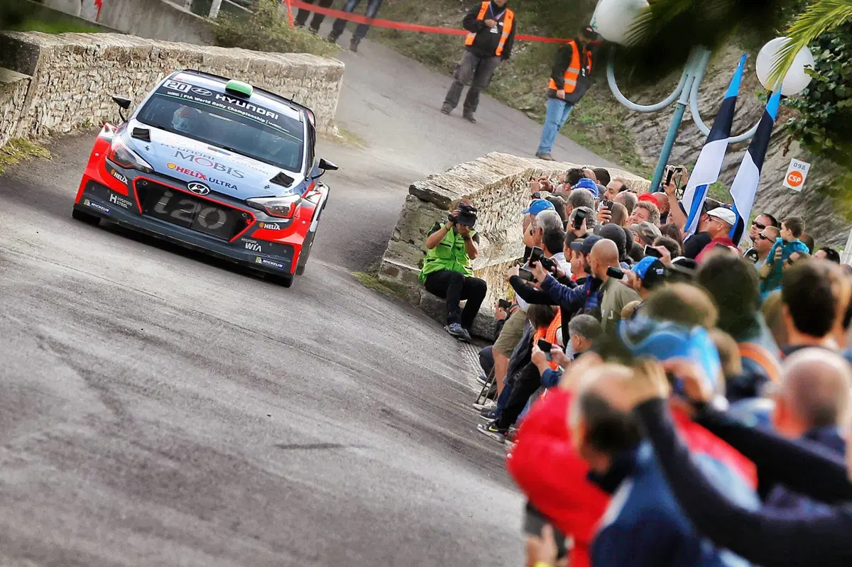 WRC16 Francia. Vince Ogier (VW Polo R)! (5)