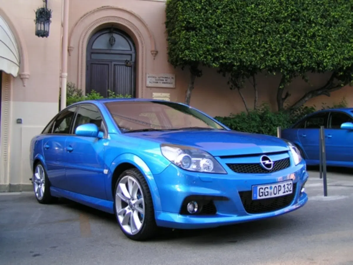 Opel Vectra (8)