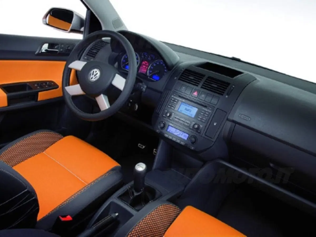 Volkswagen Crosspolo (5)