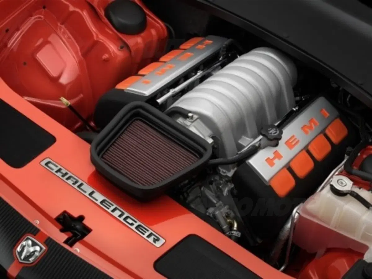Dodge Challenger SRT-8 (7)