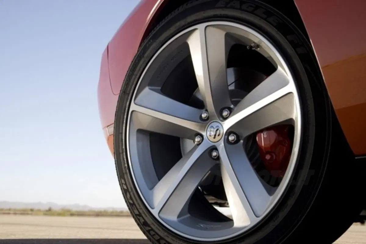 Dodge Challenger SRT-8 (9)