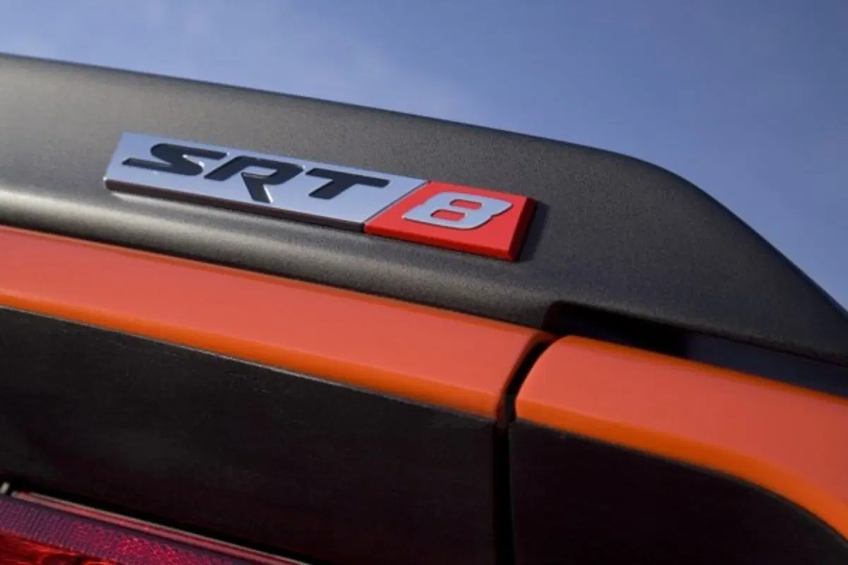 Dodge Challenger SRT-8 (10)