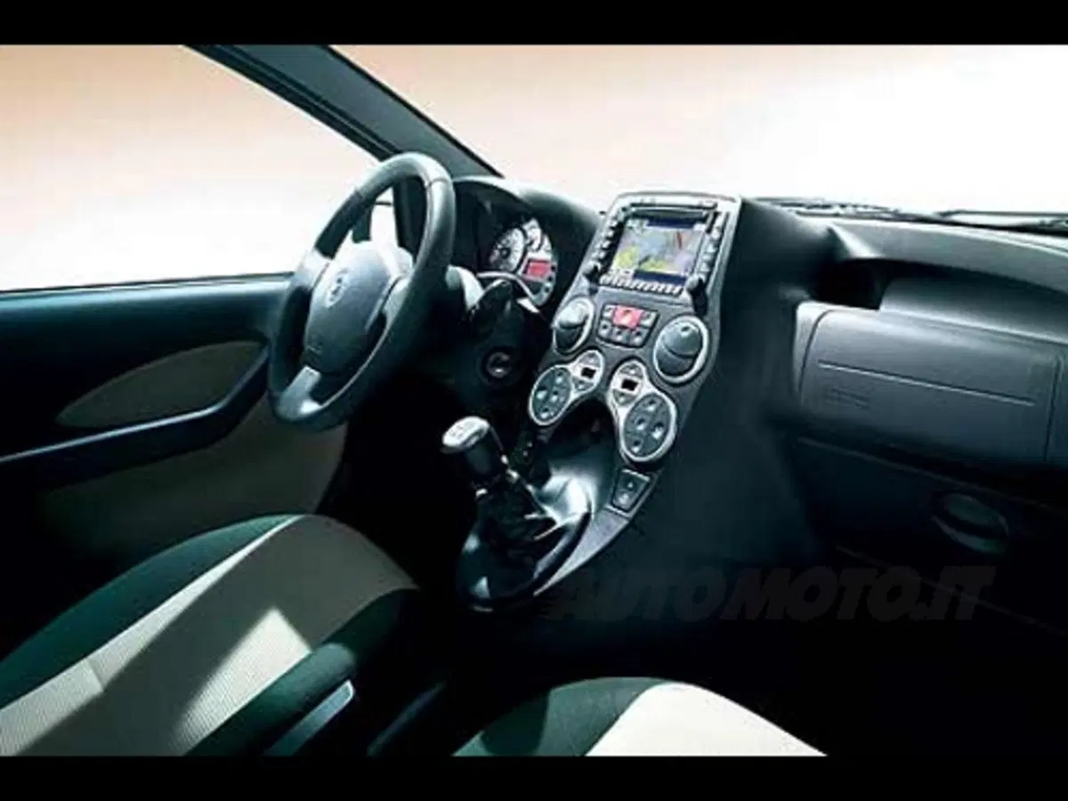Fiat Panda Cross (8)