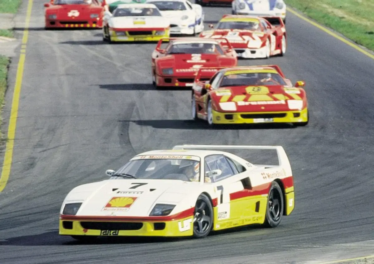 Ferrari: per i 70 anni 70 livree celebrative per 350 esemplari (9)