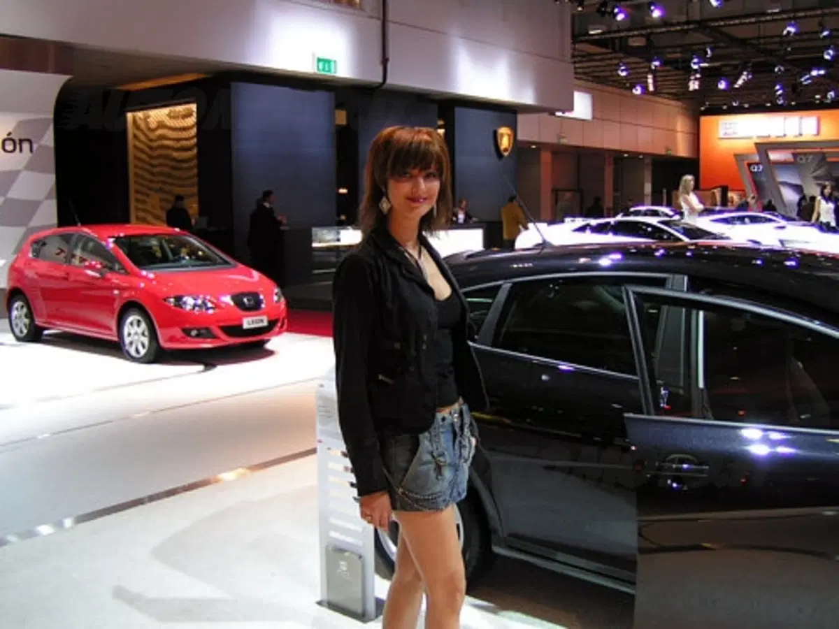 Non solo motori: le Girls del Motor Show 2005 (3)