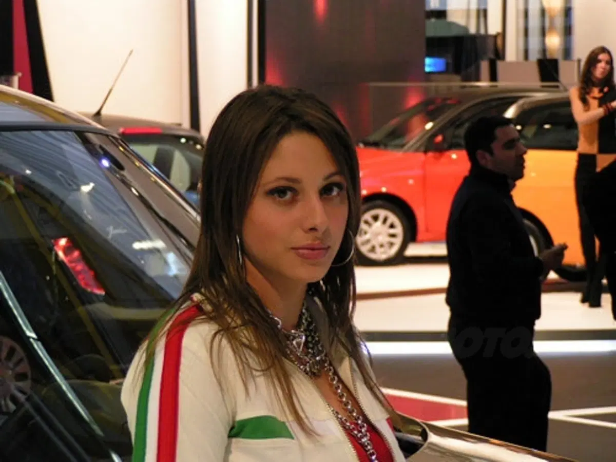Non solo motori: le Girls del Motor Show 2005 (26)