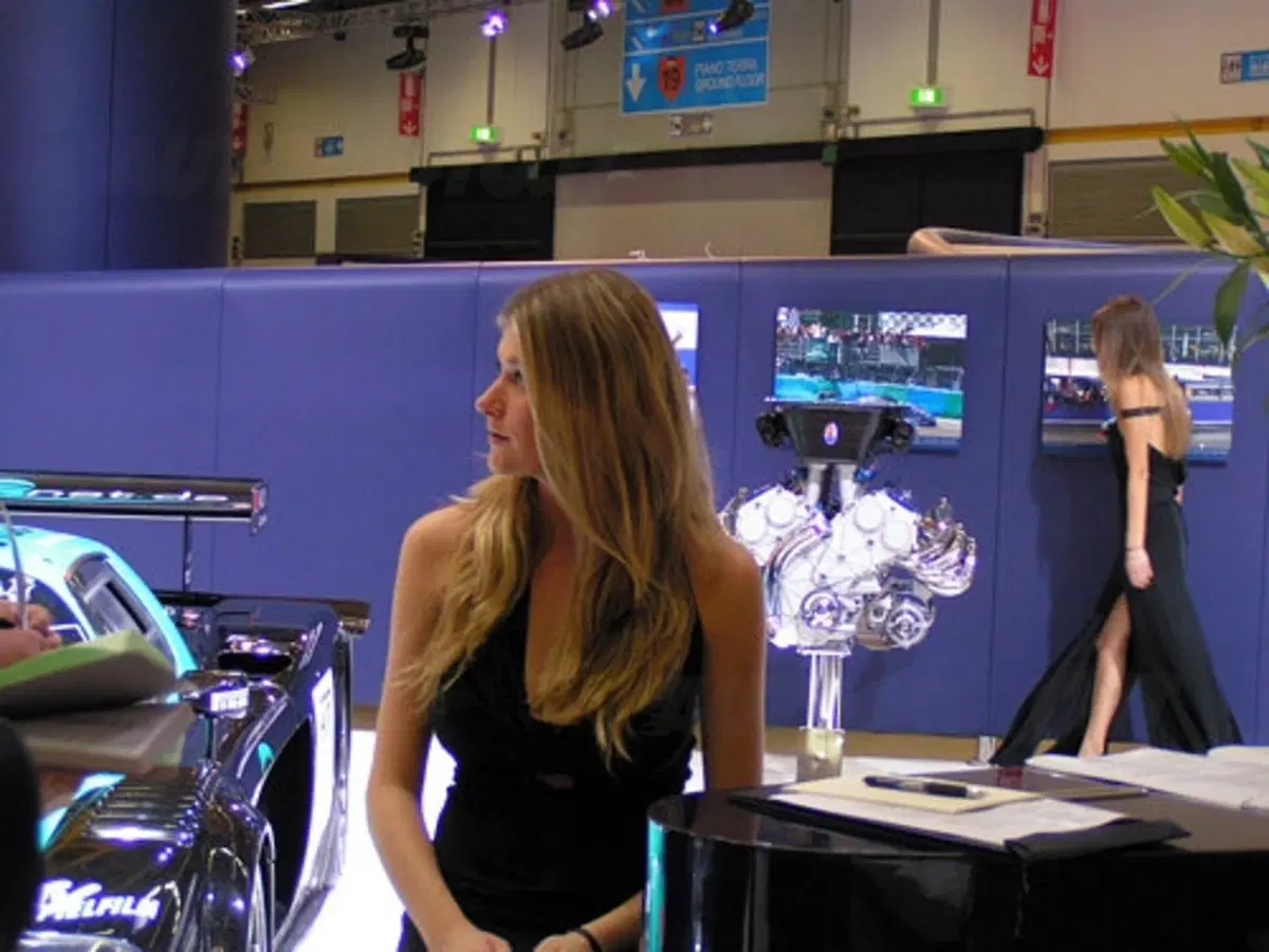 Non solo motori: le Girls del Motor Show 2005 (30)