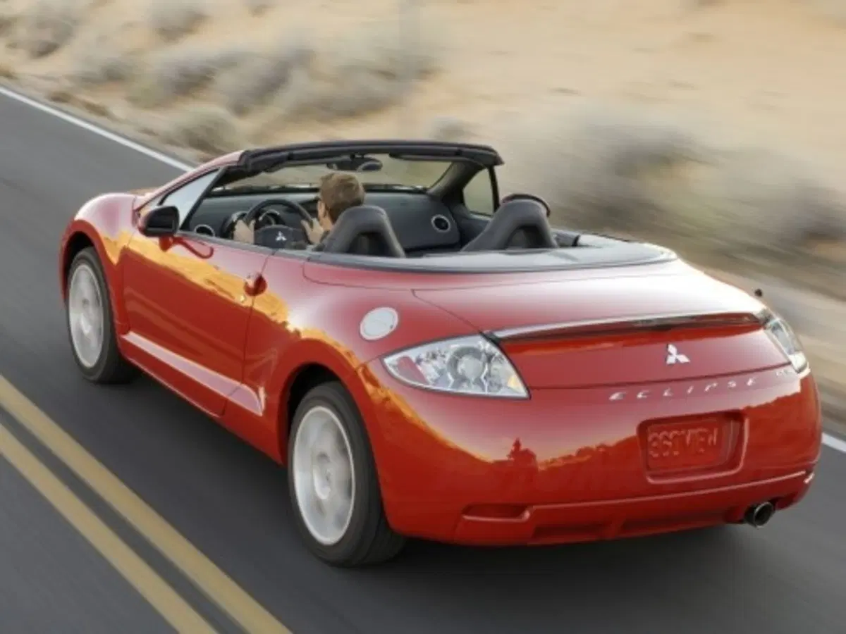 Mitsubishi Eclipse Spyder (2)