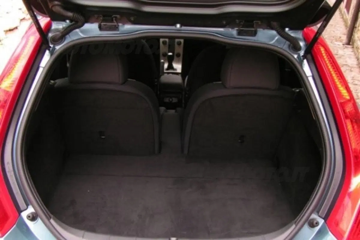 Volvo C30 (9)