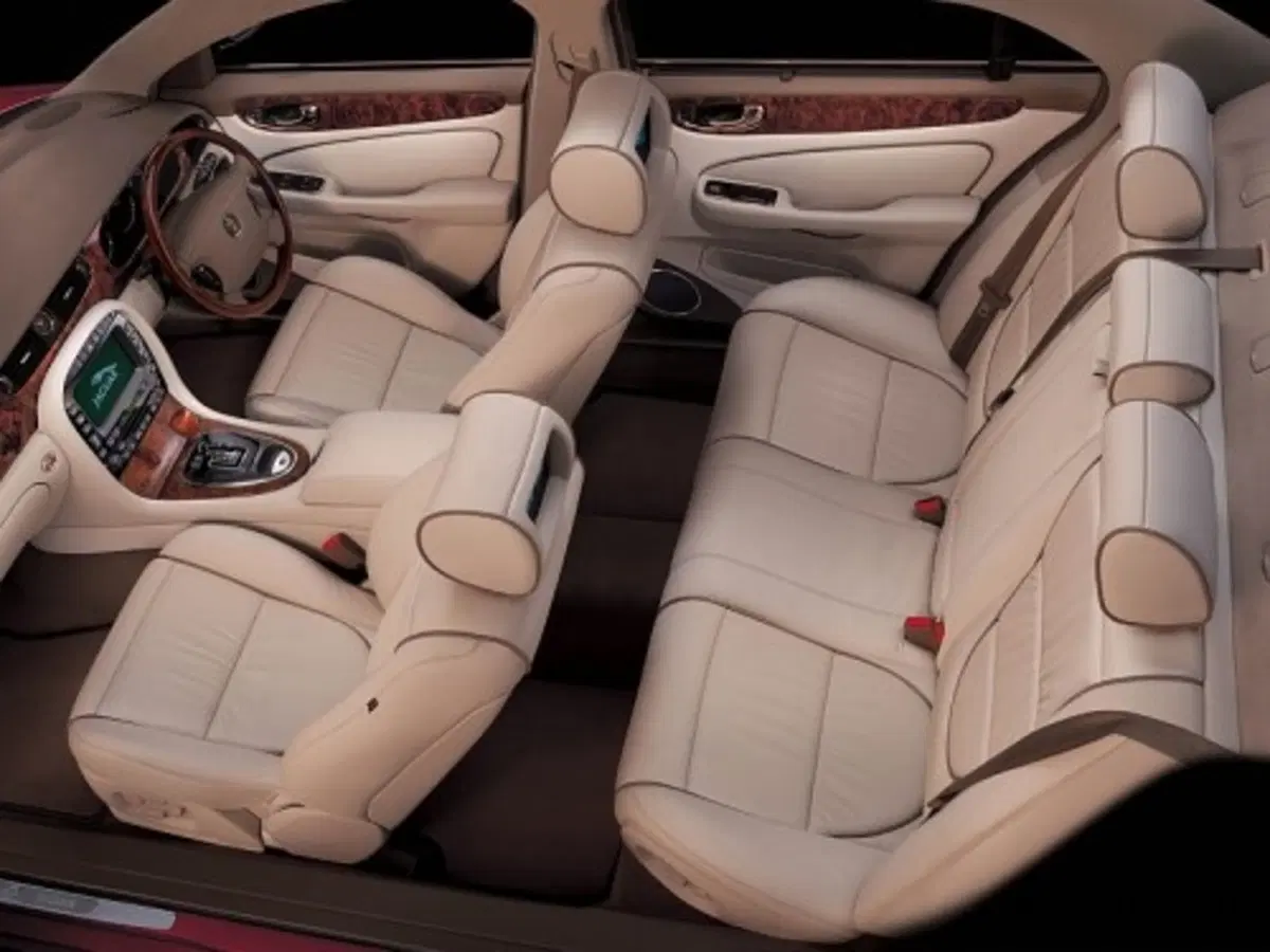 Jaguar XJ LWB Armoured (8)