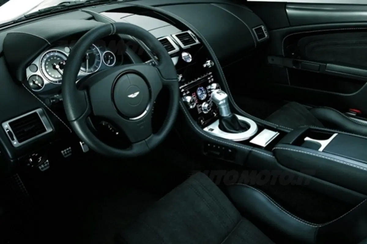 Aston Martin DBS (4)