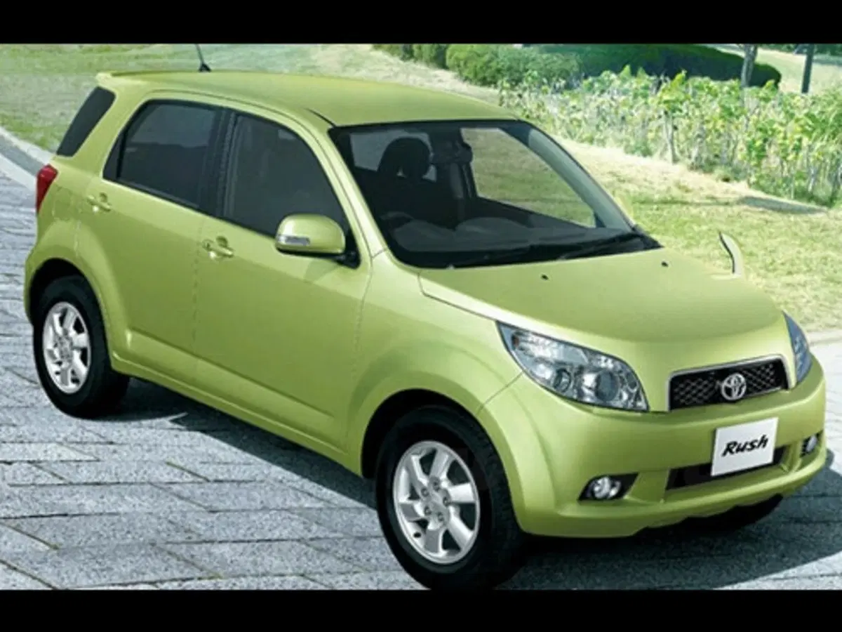 Toyota Rush (3)