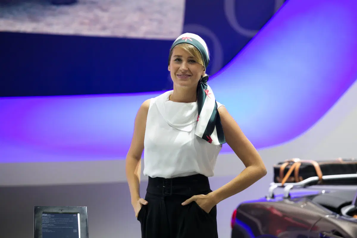 Salone di Parigi 2016: le ragazze più belle (19)