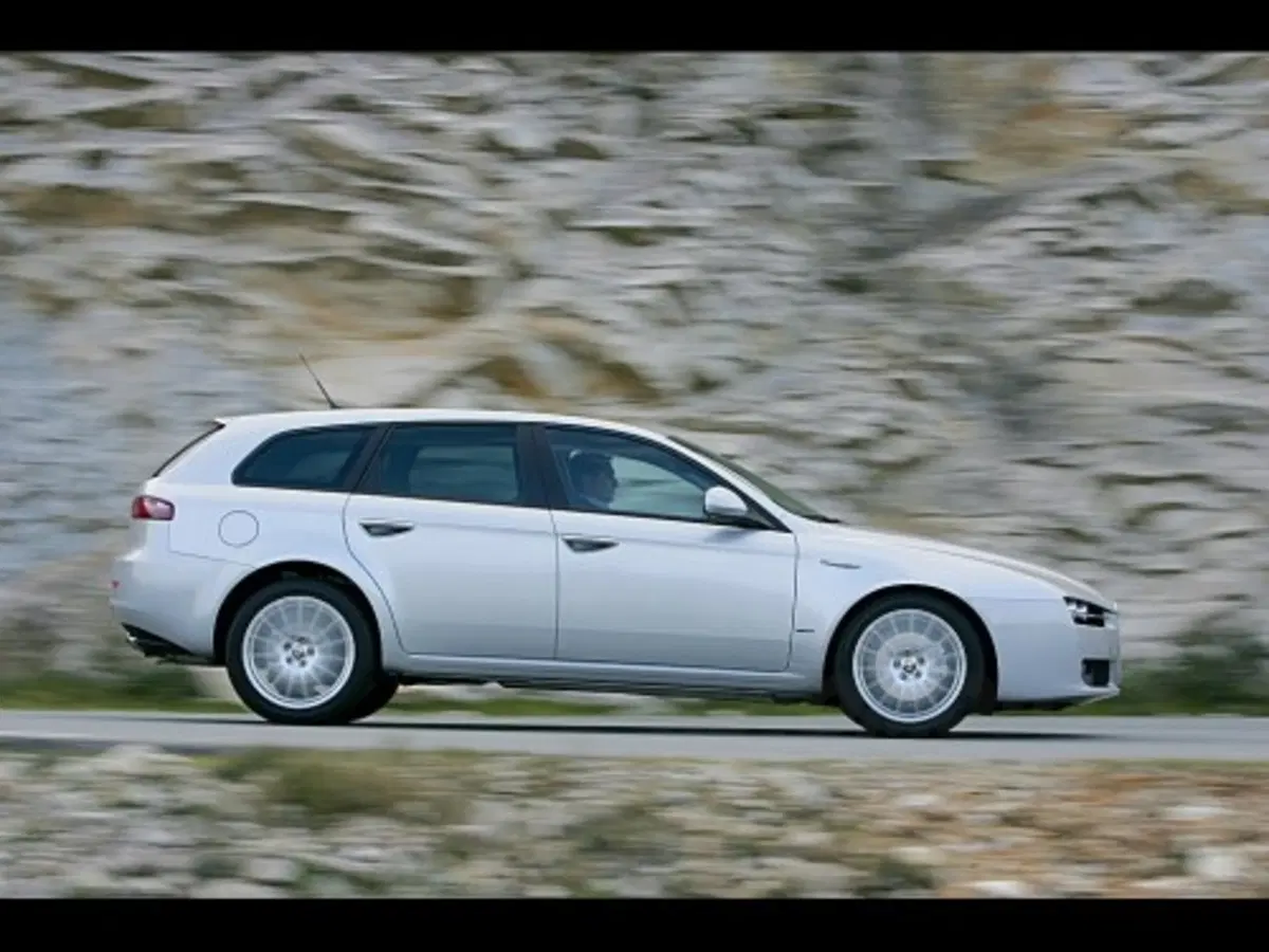 Alfa Romeo 159 Sportwagon (4)