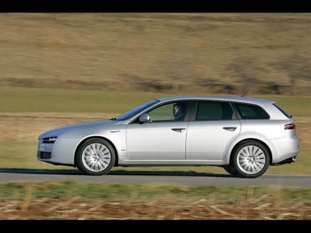 Alfa Romeo 159 Sportwagon (5)