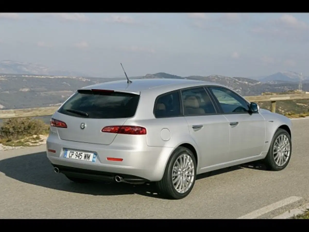 Alfa Romeo 159 Sportwagon (8)