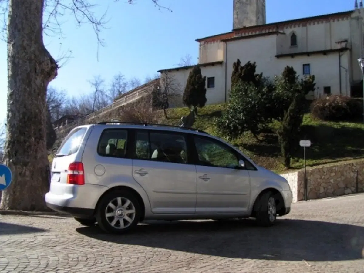 Volkswagen Touran (4)