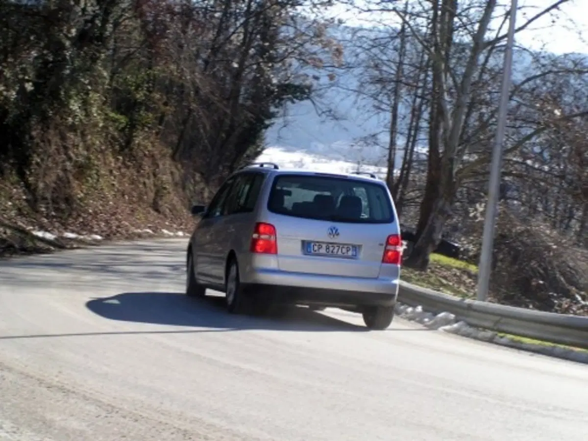 Volkswagen Touran (6)