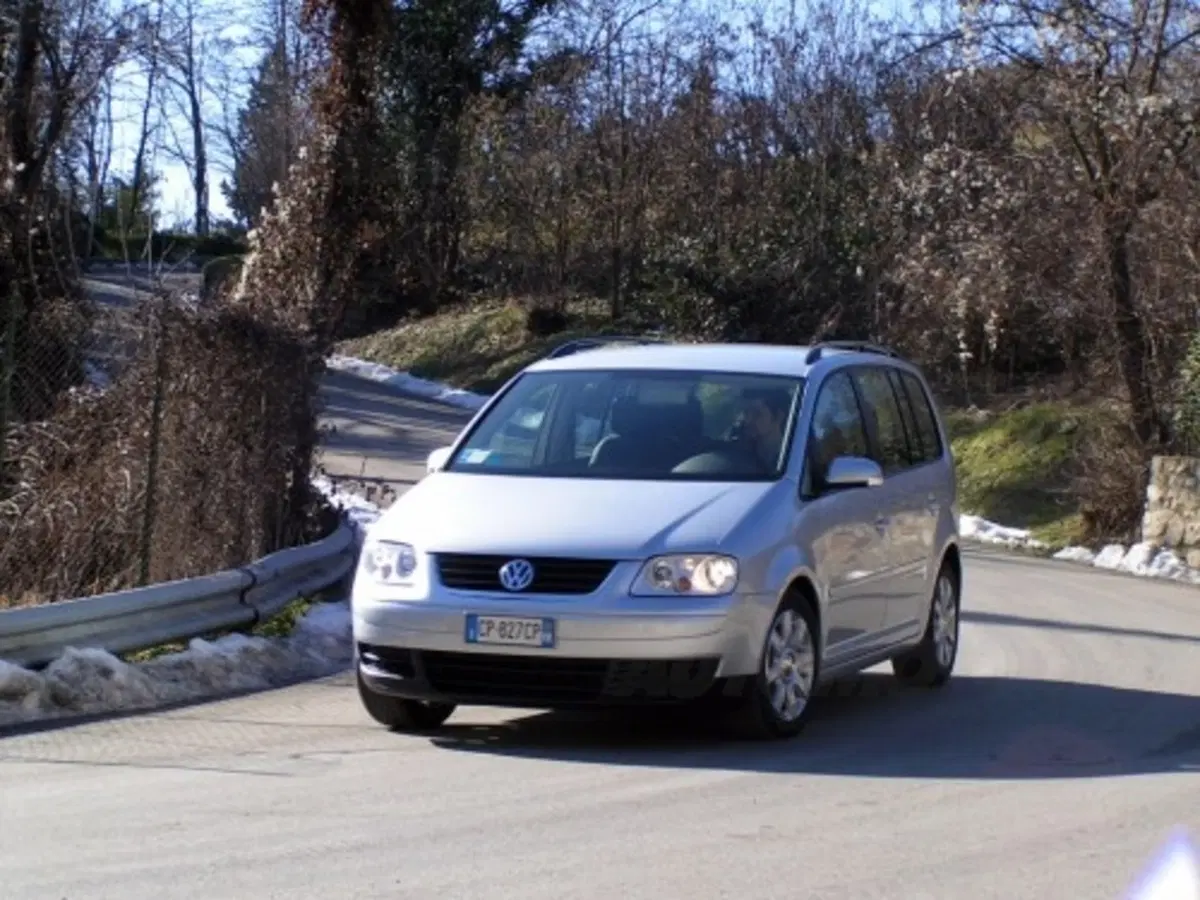 Volkswagen Touran (11)