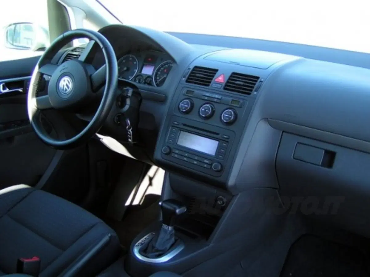Volkswagen Touran (23)