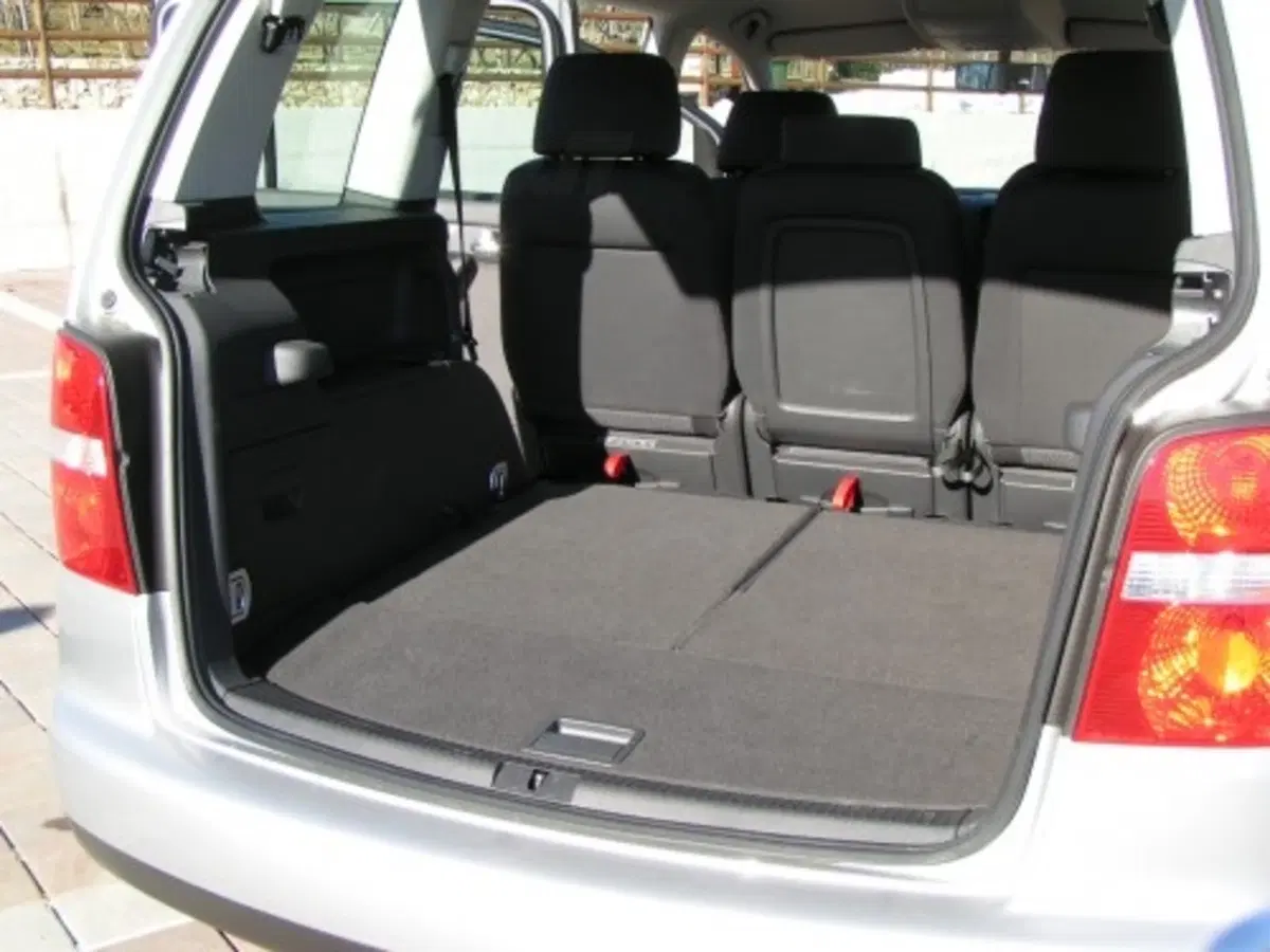 Volkswagen Touran (30)