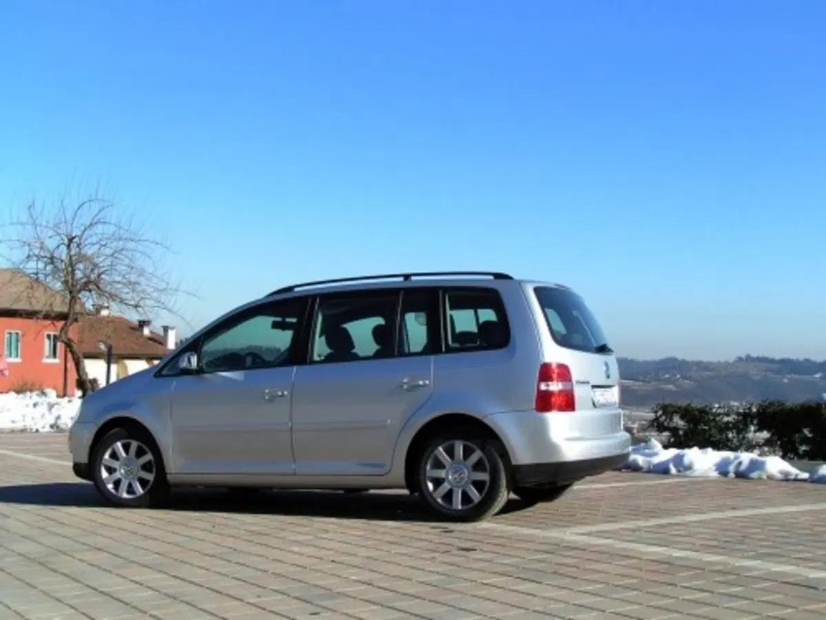 Volkswagen Touran (32)