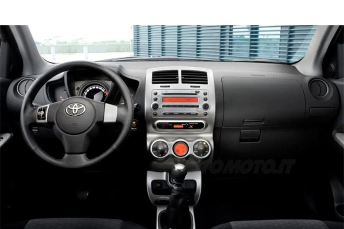 Toyota Urban Cruiser (5)