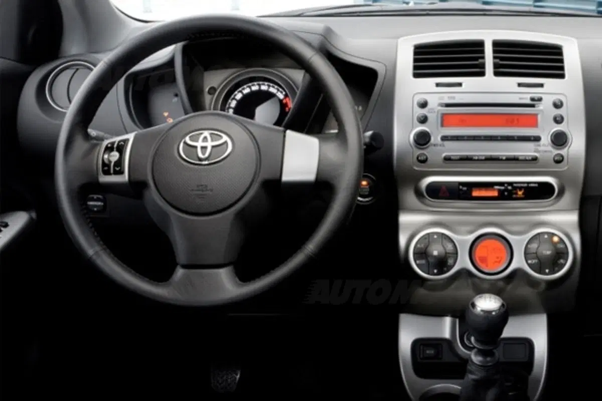 Toyota Urban Cruiser (6)