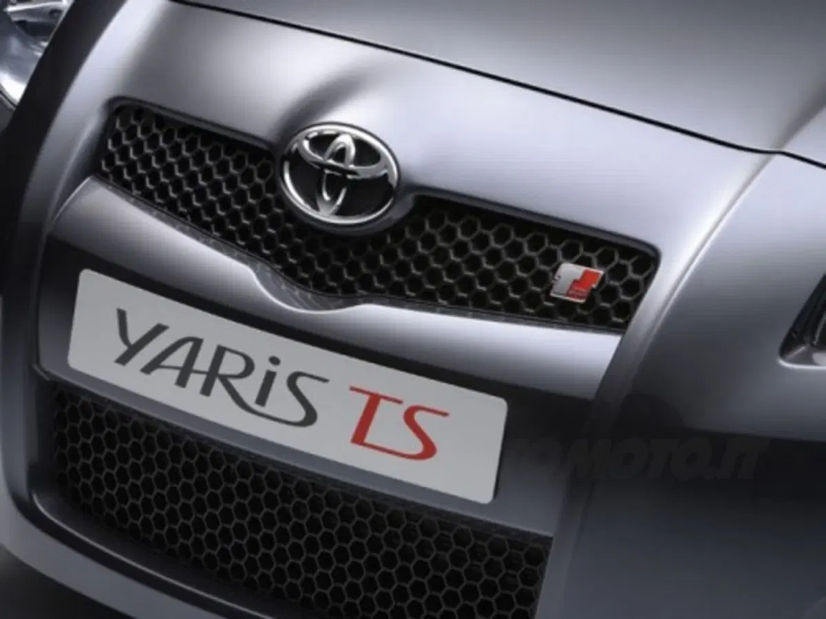 Toyota Yaris TS (3)