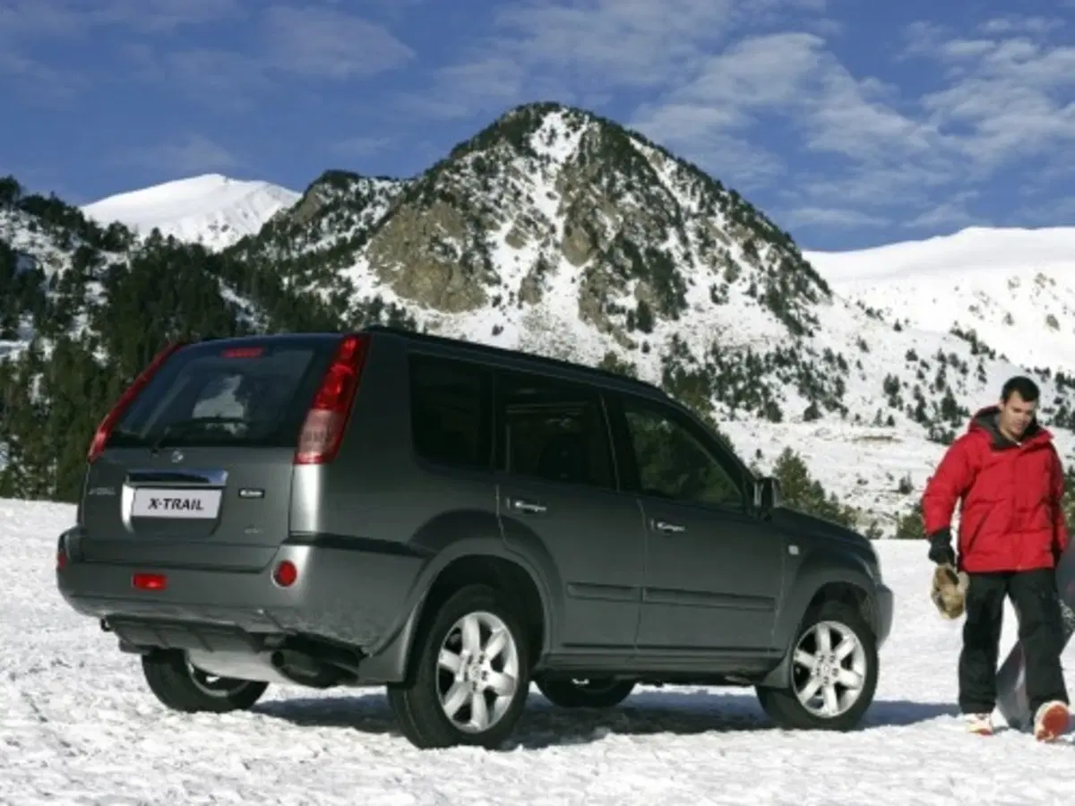 Nissan X-Trail Columbia (2)