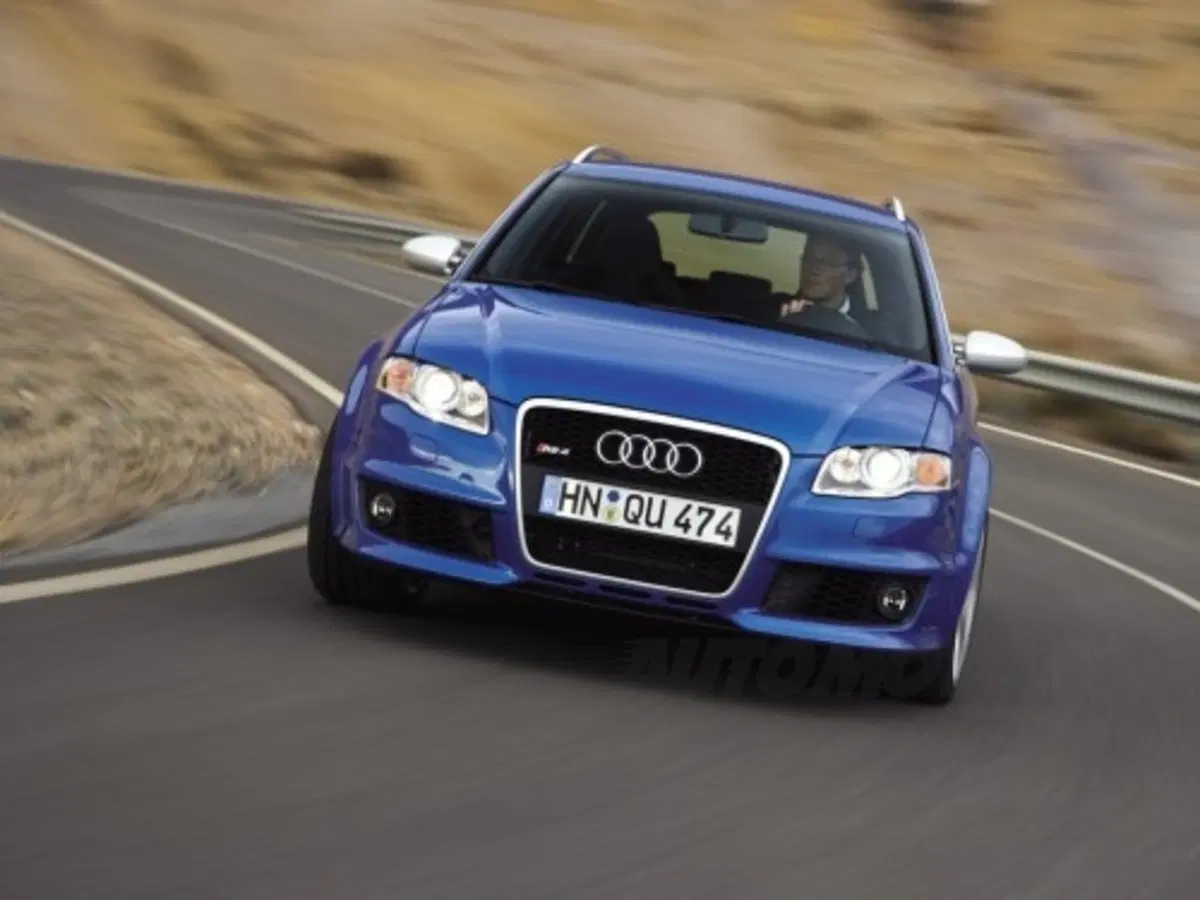 Audi RS4 Avant (2)