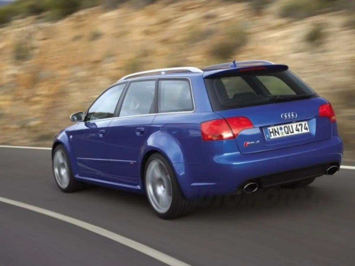 Audi RS4 Avant (4)