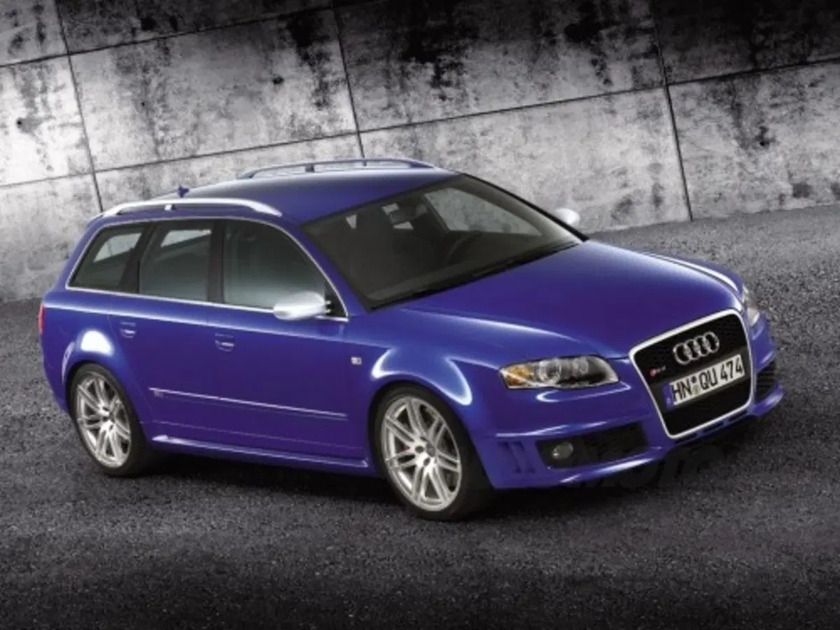 Audi RS4 Avant (7)