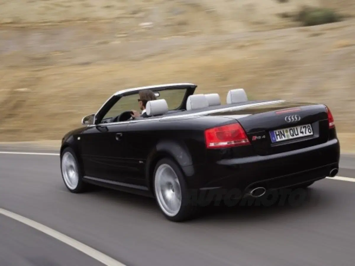 Audi RS 4 Cabriolet (3)