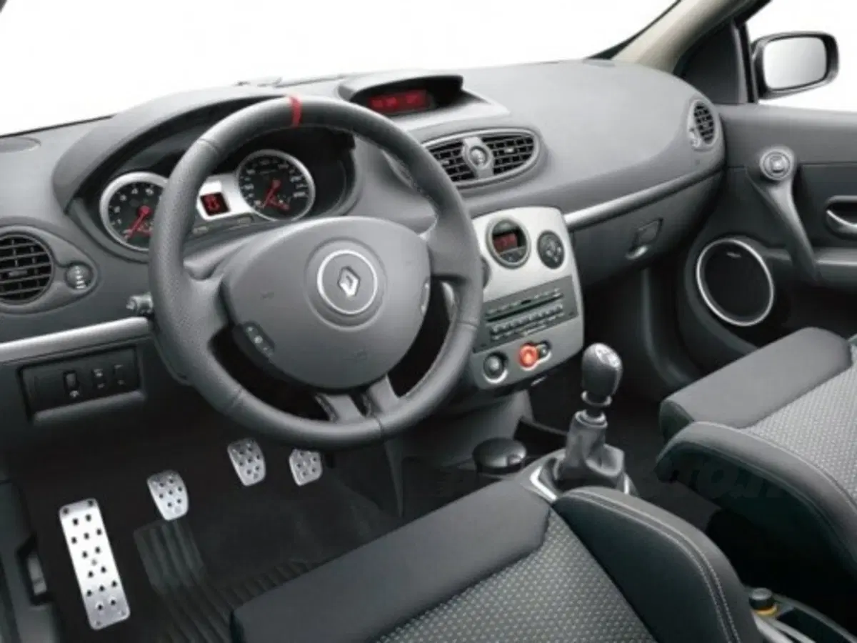Renault nuova Clio RS (4)