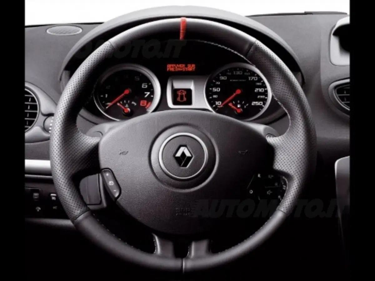 Renault nuova Clio RS (7)