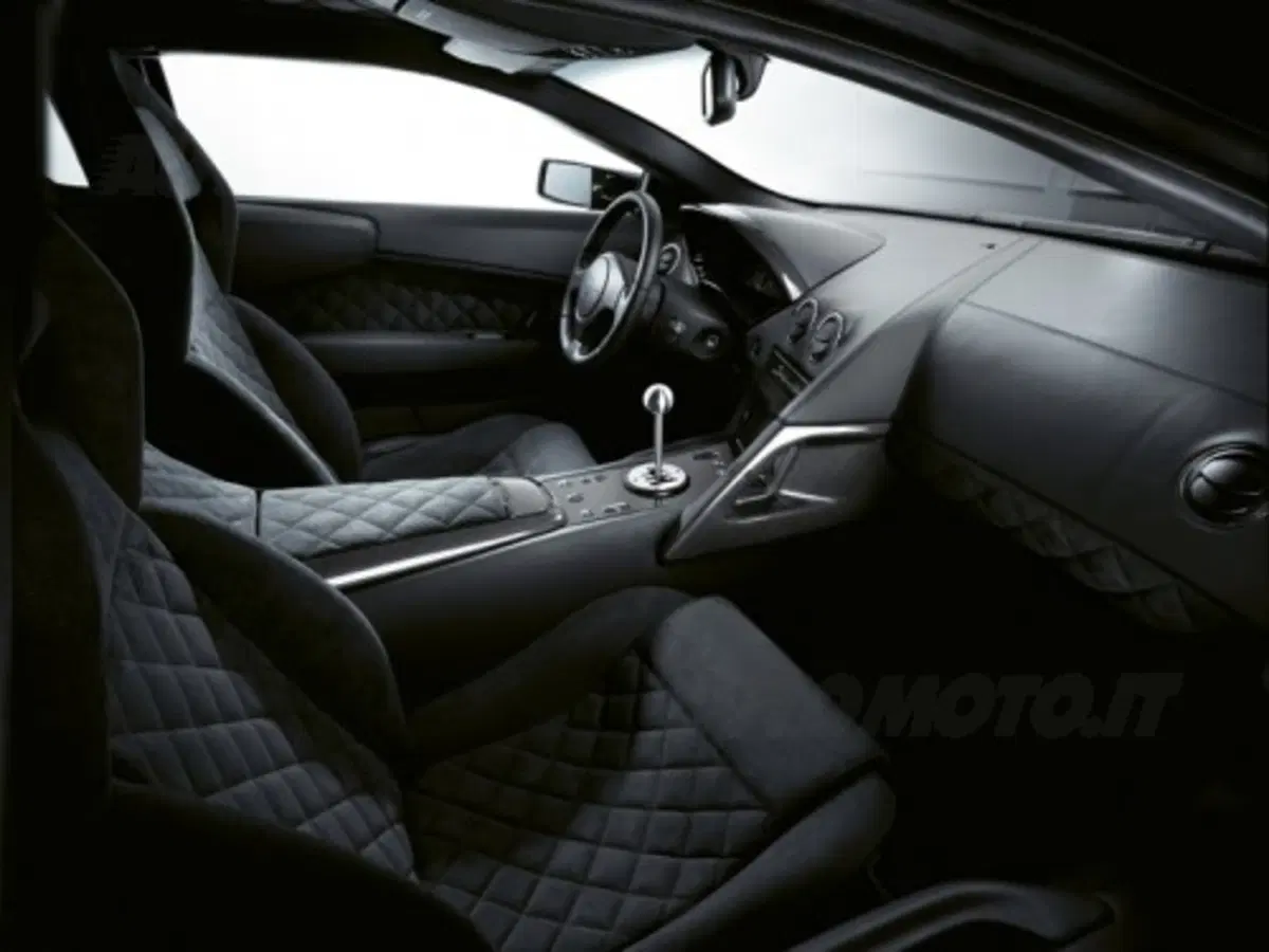 Qui Lamborghini: bilancio 2005 positivo (4)