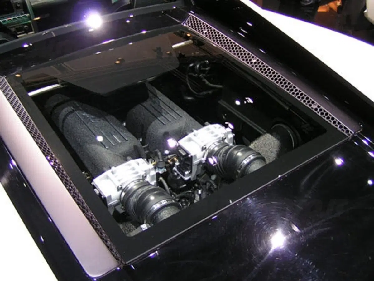 Qui Lamborghini: bilancio 2005 positivo (8)