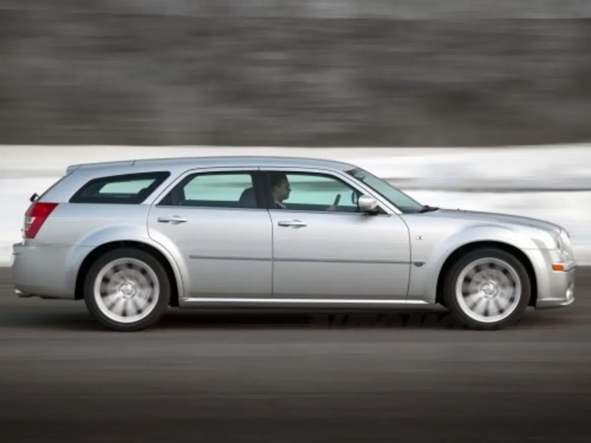 Chrysler 300C SRT-8 (2)