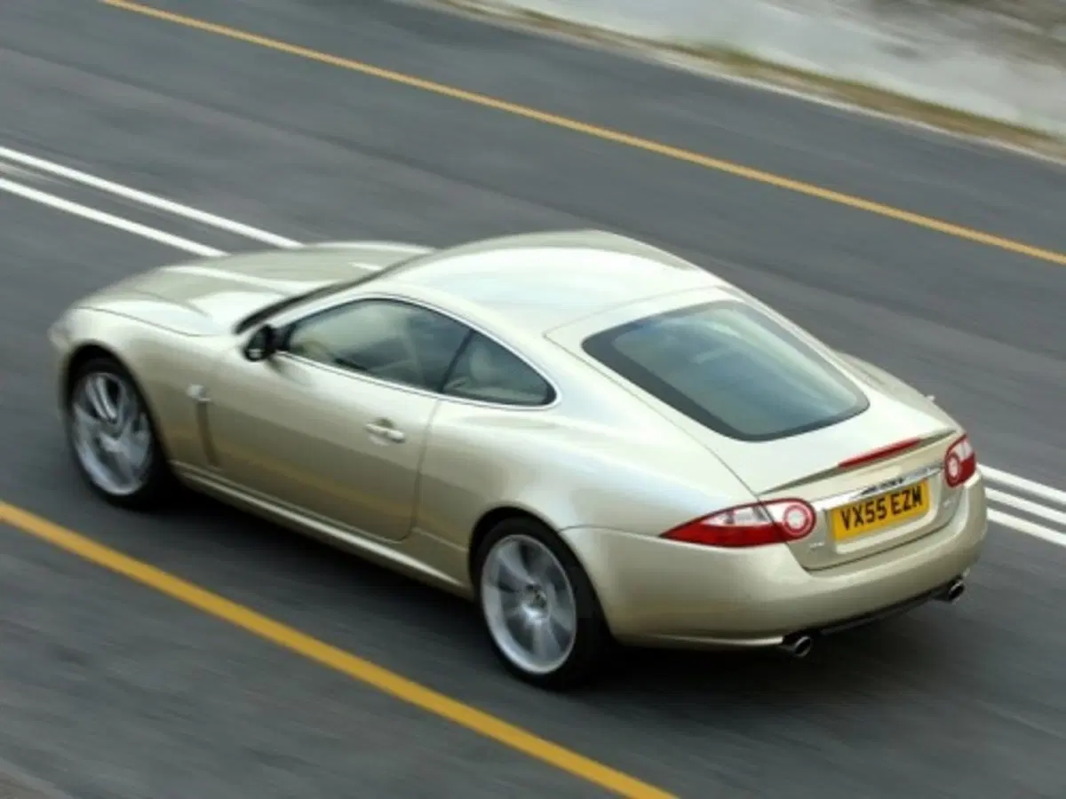 Jaguar XK (3)