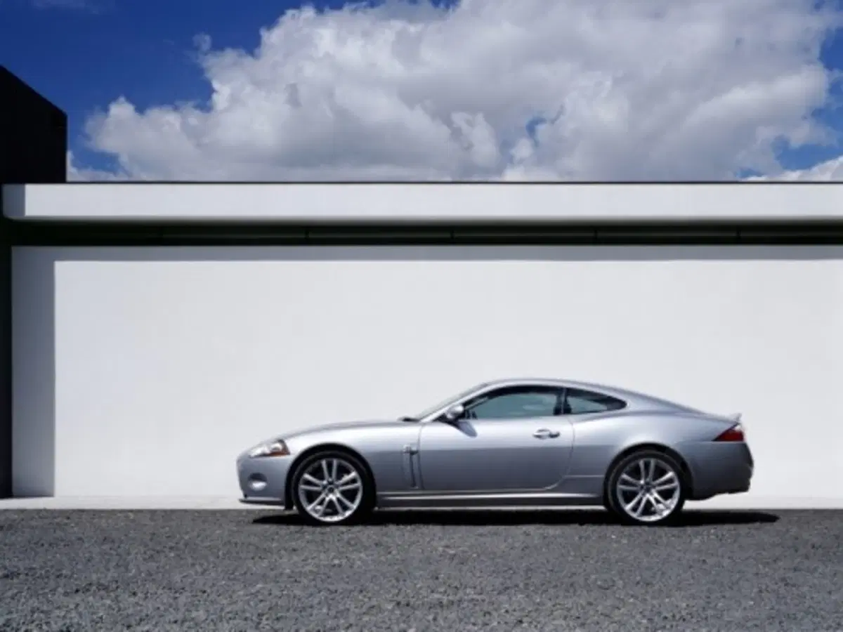 Jaguar XK (10)