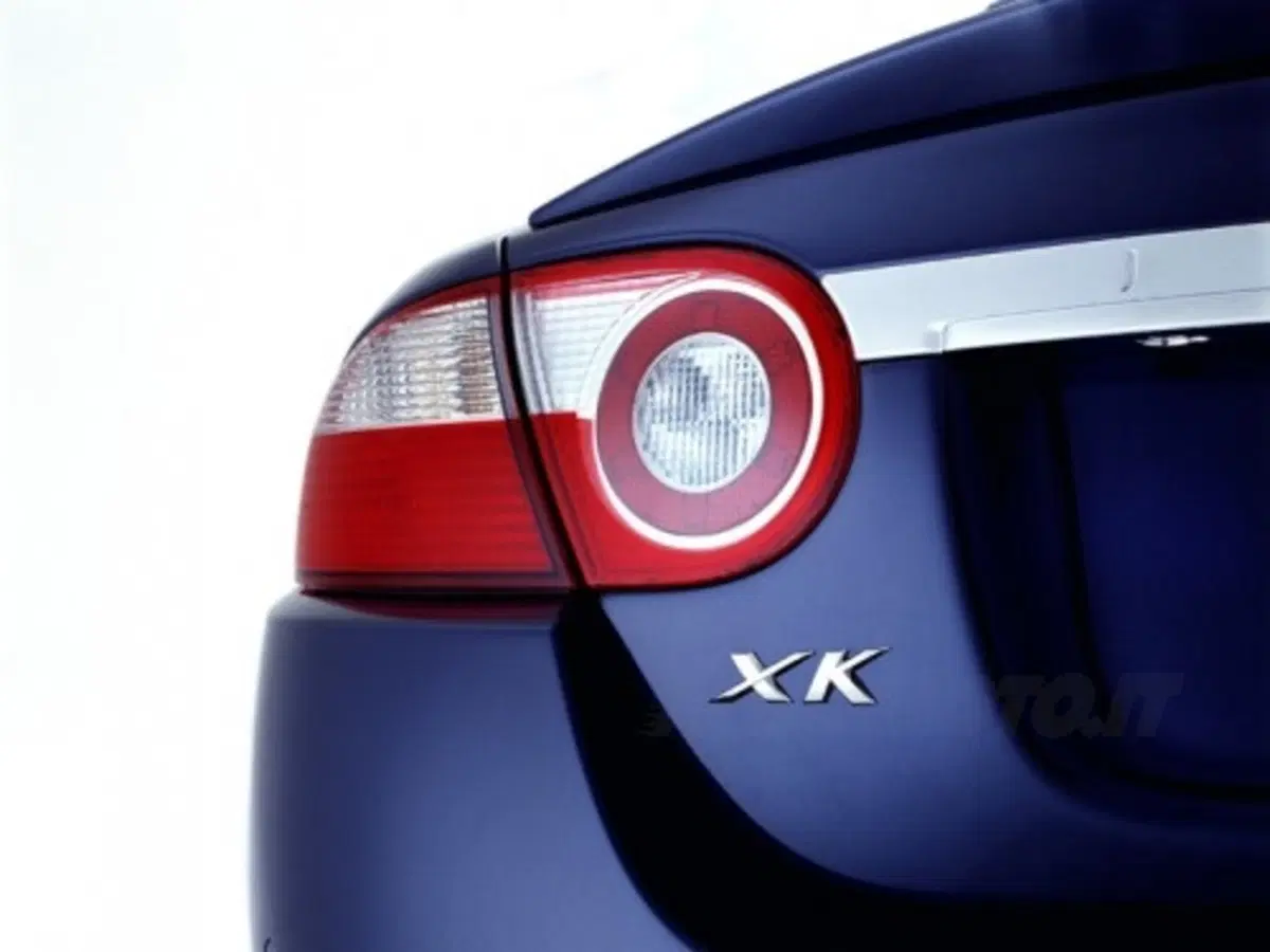 Jaguar XK (19)