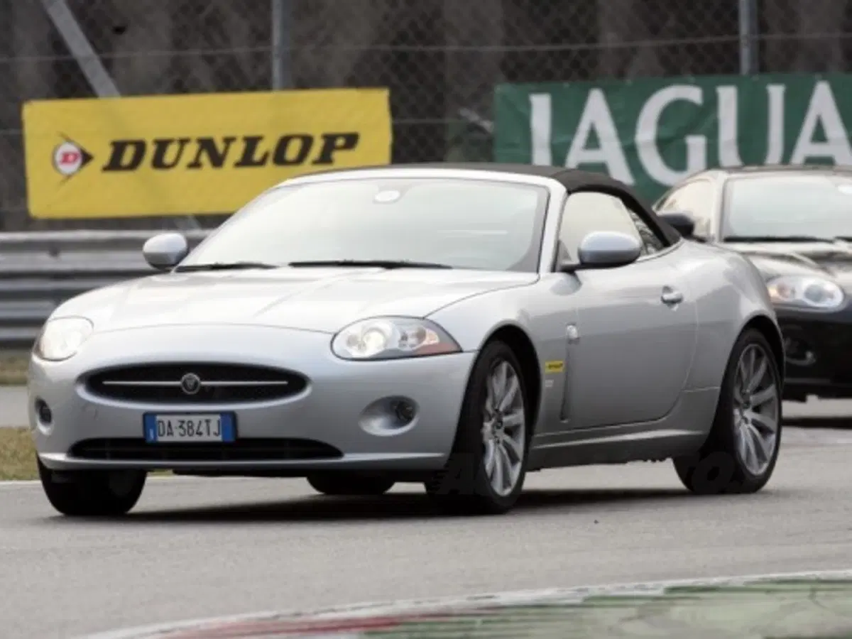 Jaguar XK (22)